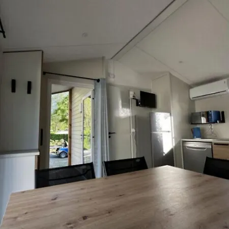 Camping Mobil Confortable Avec Terrasse A - Api-1-52-1268 *