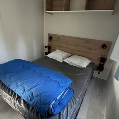Mobil Confortable Avec Terrasse A - Api-1-52-1268 Camping Challes-les-Eaux
